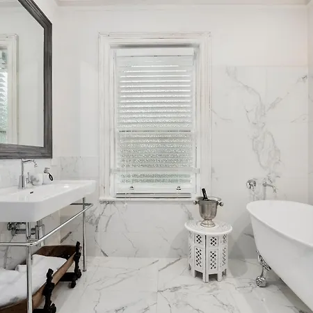 The Rivulet Bed & Breakfast Sandy Bay Exterior photo Bathroom