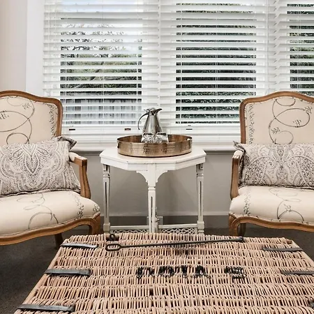The Rivulet Bed & Breakfast Sandy Bay Exterior photo A set of plantation shutters
