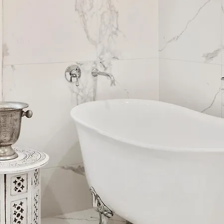 The Rivulet Bed & Breakfast Sandy Bay Exterior photo Bathroom