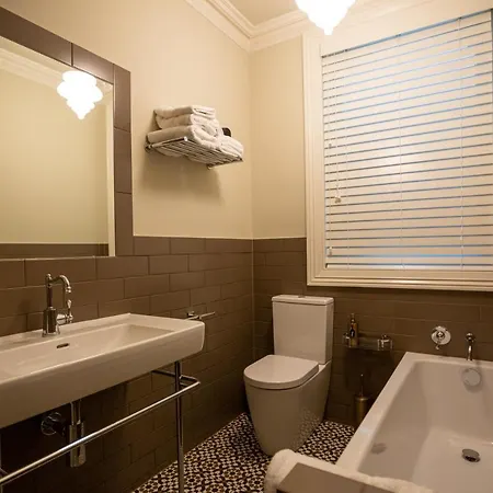 The Rivulet Bed & Breakfast Sandy Bay Exterior photo Bathroom