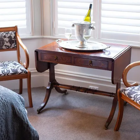 The Rivulet Bed & Breakfast Sandy Bay Exterior photo A small drop leaf table