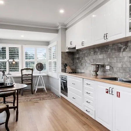The Rivulet Bed & Breakfast Sandy Bay Exterior photo A modern Australian kitchen