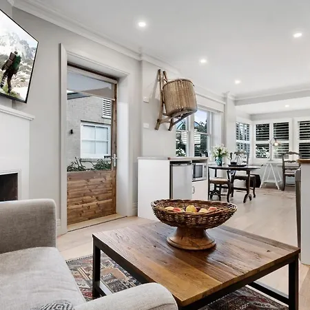 The Rivulet Bed & Breakfast Sandy Bay Exterior photo A living room with a flat screen television