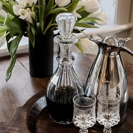 The Rivulet Bed & Breakfast Sandy Bay Exterior photo A decanter of port wine
